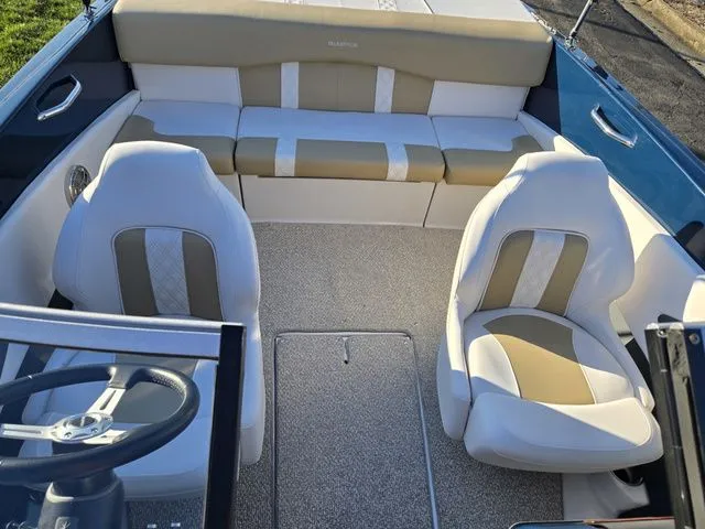 Slide: The Image of Glastron GT 185 2016 - 20