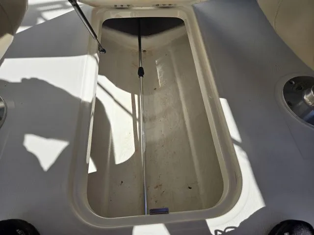 Slide: The Image of Bayliner 185 Bowrider 2015 - 13