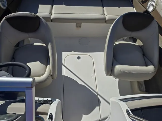 Slide: The Image of Bayliner 185 Bowrider 2015 - 20