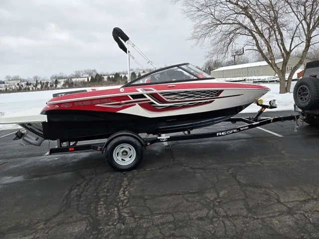 Slide: The Image of Regal 1900 ESX 2017 - 10