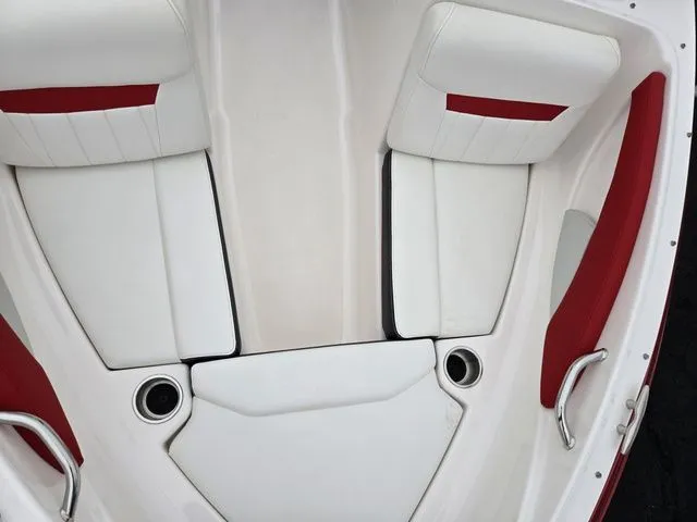 Slide: The Image of Regal 1900 ESX 2017 - 19