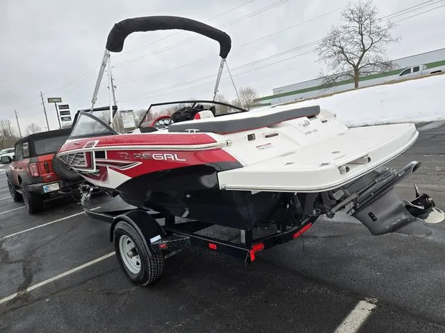 Slide: The Image of Regal 1900 ESX 2017 - 4