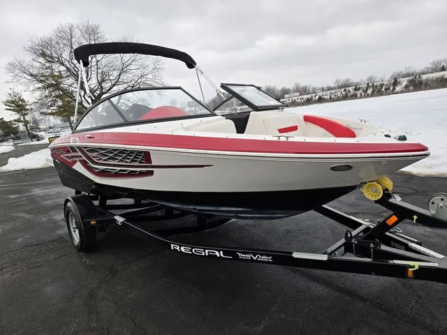 Slide: The Image of Regal 1900 ESX 2017 - 9