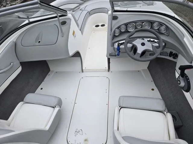 Slide: The Image of Bayliner 195 Bowrider 2011 - 12