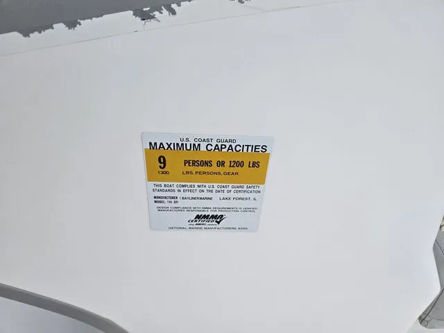 Slide: The Image of Bayliner 195 Bowrider 2011 - 15