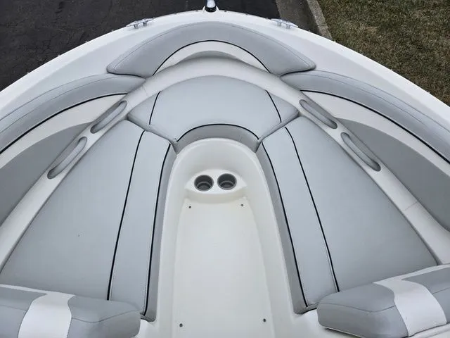 Slide: The Image of Bayliner 195 Bowrider 2011 - 17