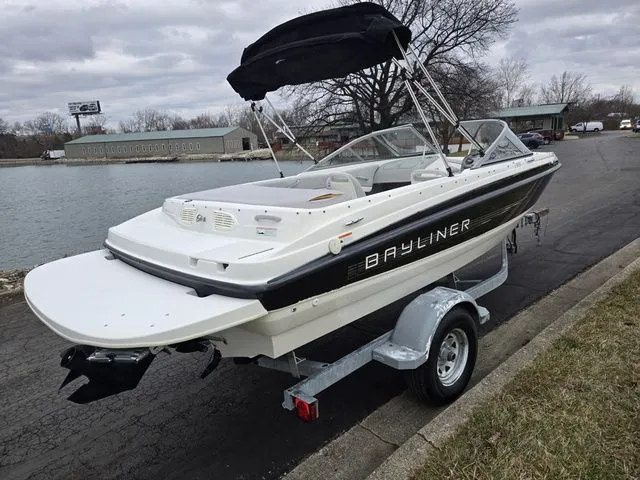 Slide: The Image of Bayliner 195 Bowrider 2011 - 2