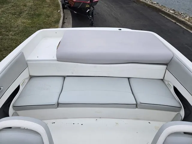 Slide: The Image of Bayliner 195 Bowrider 2011 - 21