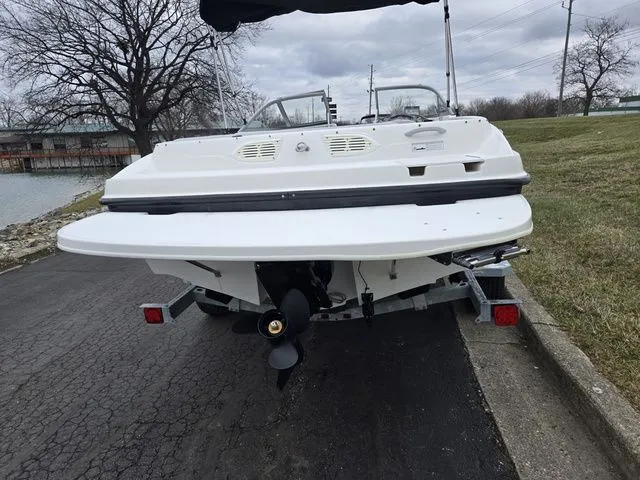 Slide: The Image of Bayliner 195 Bowrider 2011 - 3