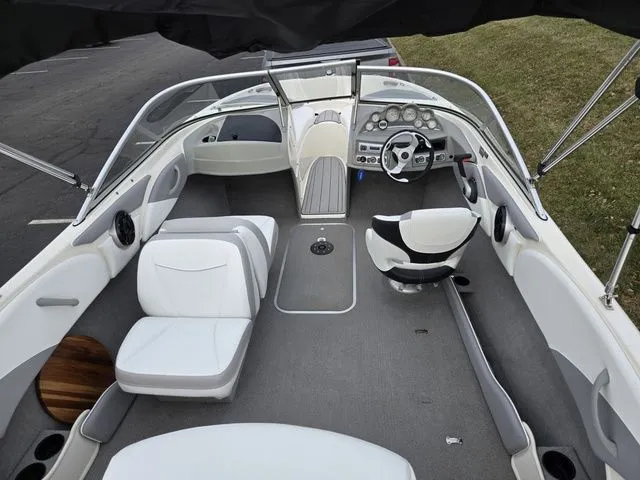 Slide: The Image of Bayliner 185 Bowrider 2010 - 11