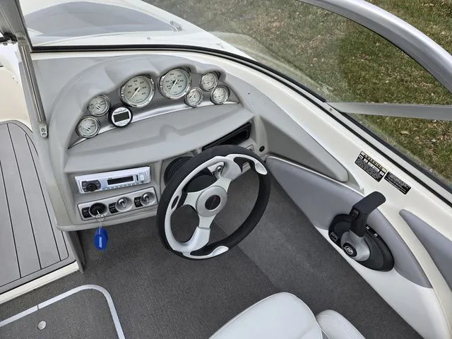 Slide: The Image of Bayliner 185 Bowrider 2010 - 15