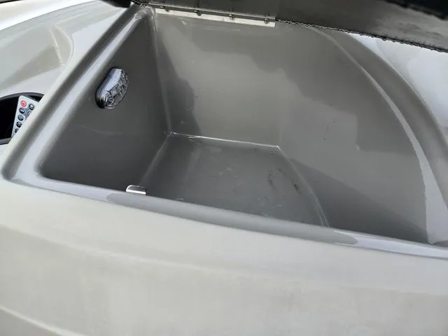 Slide: The Image of Bayliner 185 Bowrider 2010 - 16