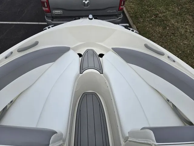 Slide: The Image of Bayliner 185 Bowrider 2010 - 18