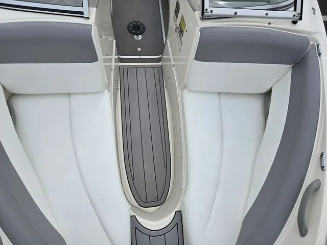 Slide: The Image of Bayliner 185 Bowrider 2010 - 19