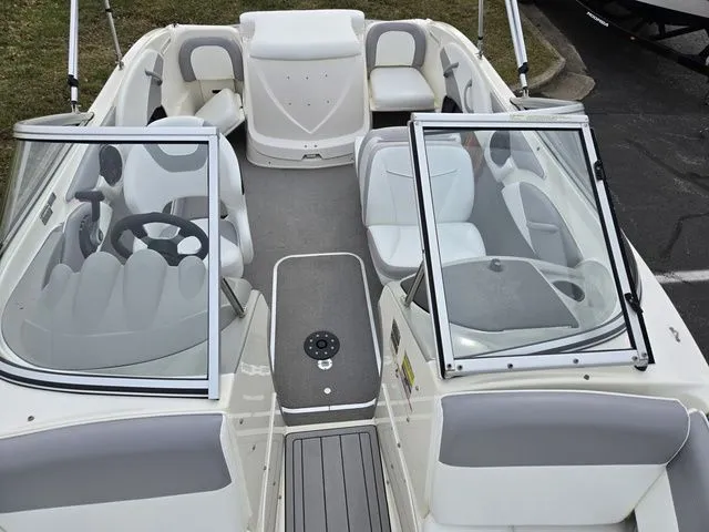 Slide: The Image of Bayliner 185 Bowrider 2010 - 20