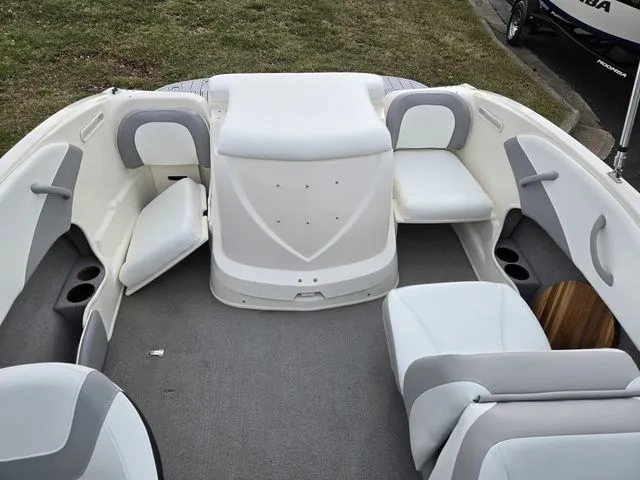 Slide: The Image of Bayliner 185 Bowrider 2010 - 22