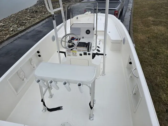 Slide: The Image of Bayliner Trophy T21Bay 2022 - 11