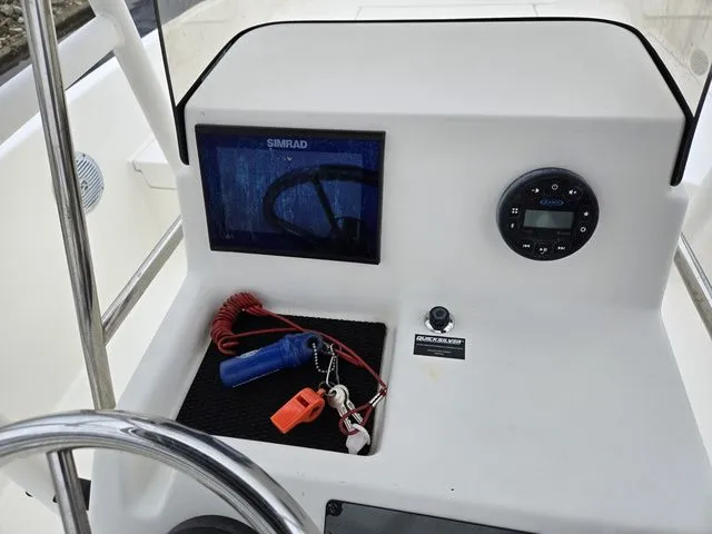 Slide: The Image of Bayliner Trophy T21Bay 2022 - 13