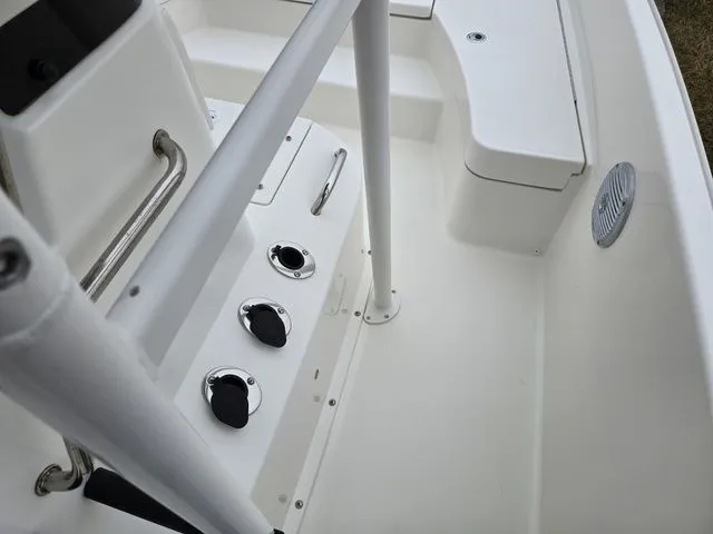 Slide: The Image of Bayliner Trophy T21Bay 2022 - 16