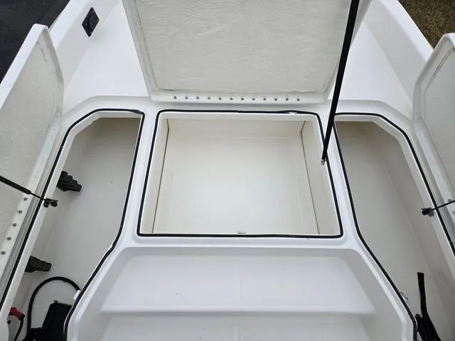 Slide: The Image of Bayliner Trophy T21Bay 2022 - 18