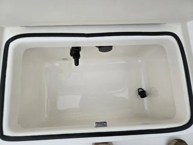 Slide: The Image of Bayliner Trophy T21Bay 2022 - 24