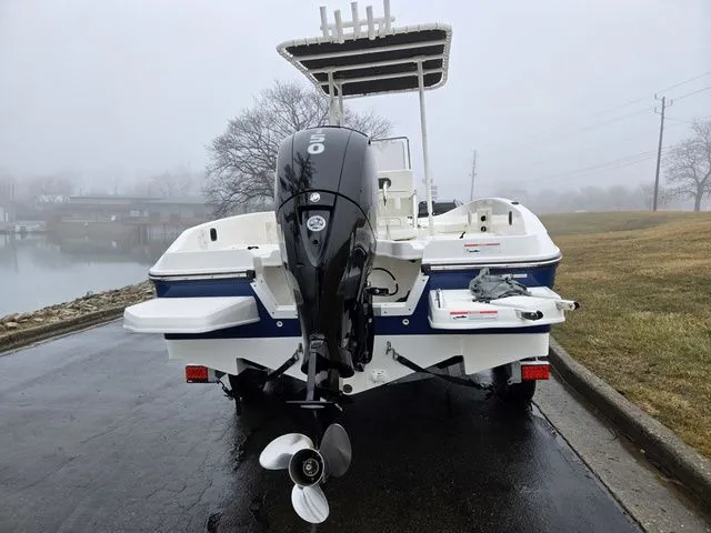 Slide: The Image of Bayliner Trophy T21Bay 2022 - 3