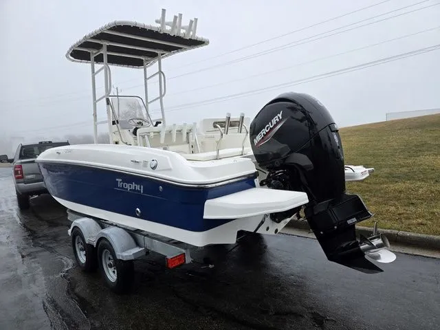 Slide: The Image of Bayliner Trophy T21Bay 2022 - 4