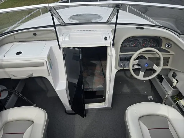 Slide: The Image of Four Winns 235 Sundowner 1994 - 12