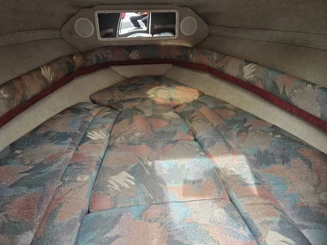 Slide: The Image of Four Winns 235 Sundowner 1994 - 16