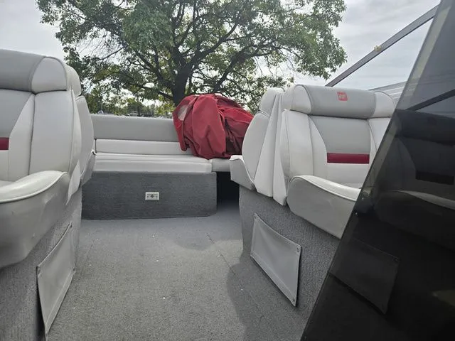 Slide: The Image of Four Winns 235 Sundowner 1994 - 17