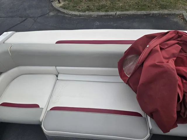 Slide: The Image of Four Winns 235 Sundowner 1994 - 19