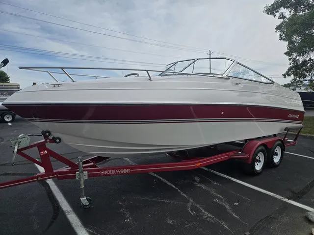 Slide: The Image of Four Winns 235 Sundowner 1994 - 6