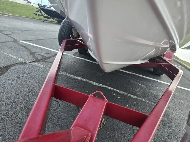 Slide: The Image of Four Winns 235 Sundowner 1994 - 8