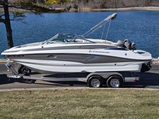 The Image of Crownline Boats E 235 2020 - 1