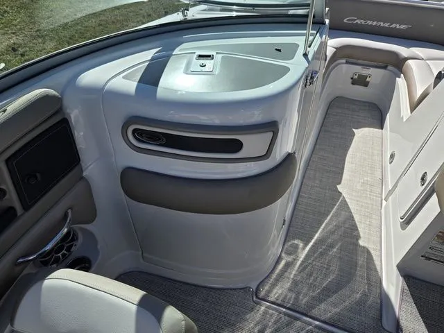 Slide: The Image of Crownline Boats E 235 2020 - 17