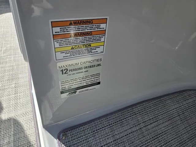 Slide: The Image of Crownline Boats E 235 2020 - 20