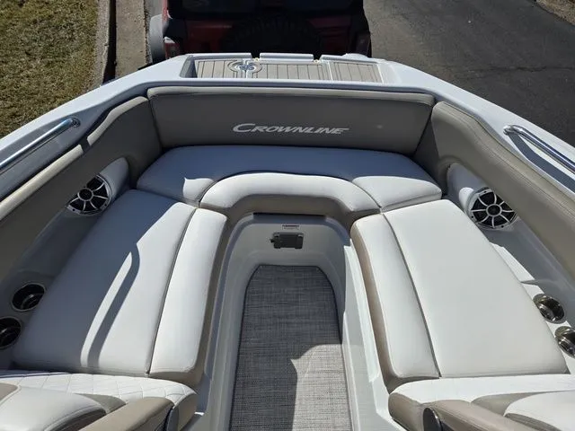 Slide: The Image of Crownline Boats E 235 2020 - 22