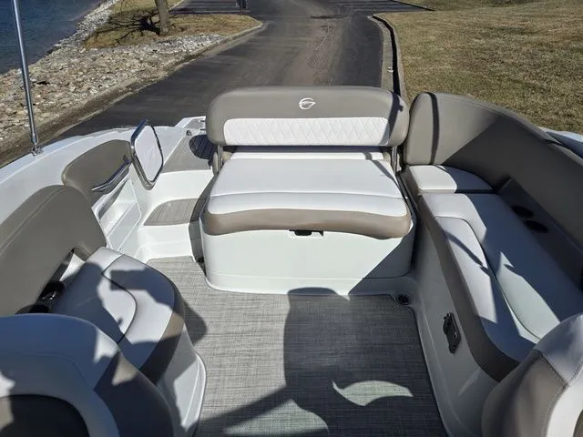 Slide: The Image of Crownline Boats E 235 2020 - 28