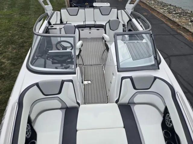 Slide: The Image of Yamaha 252S 2021 - 21