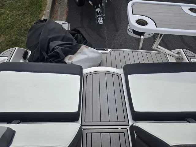 Slide: The Image of Yamaha 252S 2021 - 26