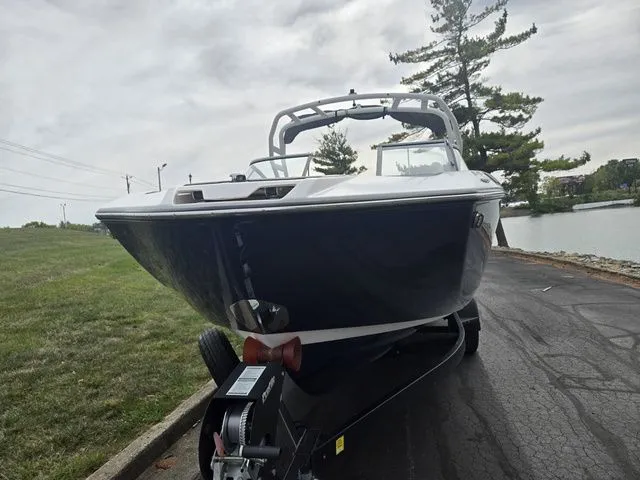 Slide: The Image of Yamaha 252S 2021 - 7