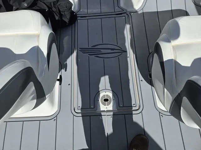 Slide: The Image of Chaparral 21 SSi 2024 - 14