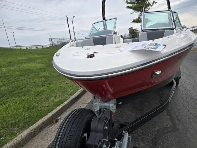 Slide: The Image of Chaparral 21 SSi 2024 - 7