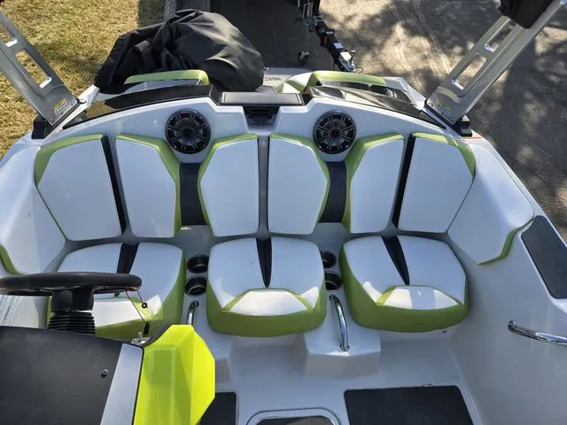 Slide: The Image of Scarab 165 H.O. Impulse 2015 - 17