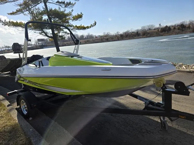 Slide: The Image of Scarab 165 H.O. Impulse 2015 - 8