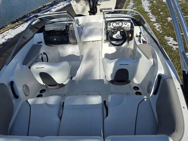 Slide: The Image of Sea-Doo 180 Challenger SE With Tower - High Output Engines 2011 - 12