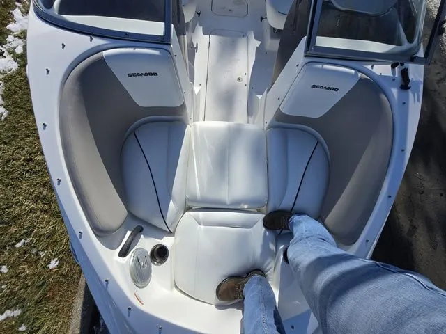 Slide: The Image of Sea-Doo 180 Challenger SE With Tower - High Output Engines 2011 - 20