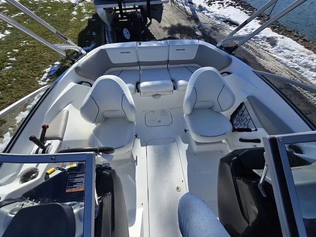 Slide: The Image of Sea-Doo 180 Challenger SE With Tower - High Output Engines 2011 - 22