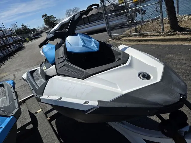 Slide: The Image of Sea-Doo Spark 2020 - 11