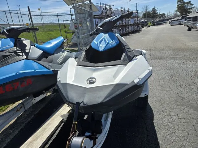 Slide: The Image of Sea-Doo Spark 2020 - 9